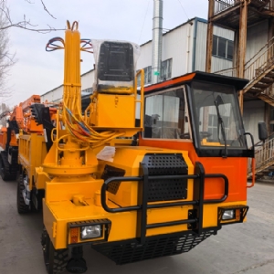 隨車(chē)挖運(yùn)輸車(chē)